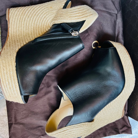 Black and Tan Gucci Wedges - Picture 6 of 9